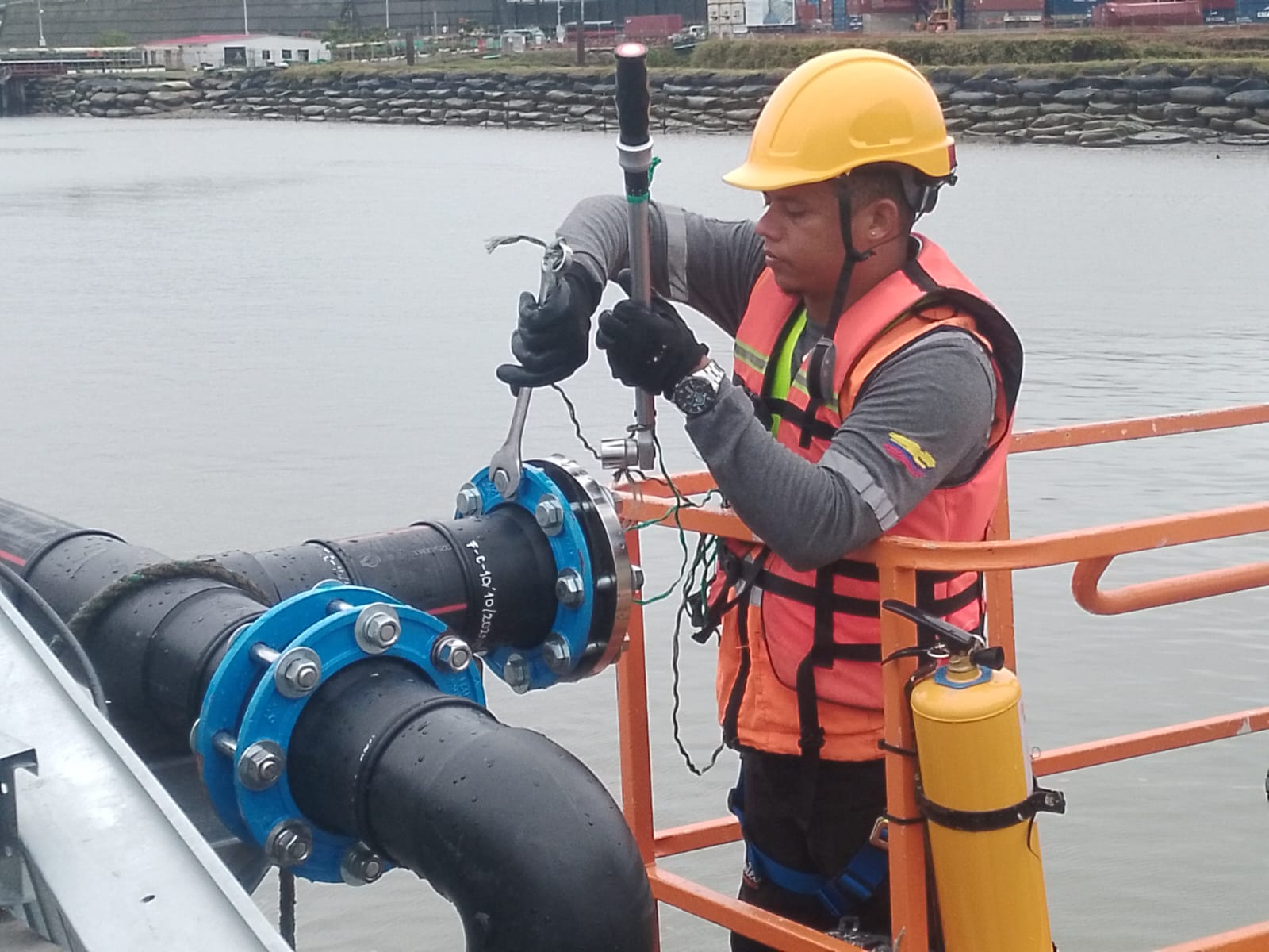 SUMINISTRO, INSTALACION, CONEXIONADO Y PUESTA EN MARCHA DE LAS INSTALACIONES DE LA RED CONTRA INCENDIOS DEL SOCIEDAD PUERTO INDUSTRIAL AGUADULCE (SPIA) — imagen del proyecto 1